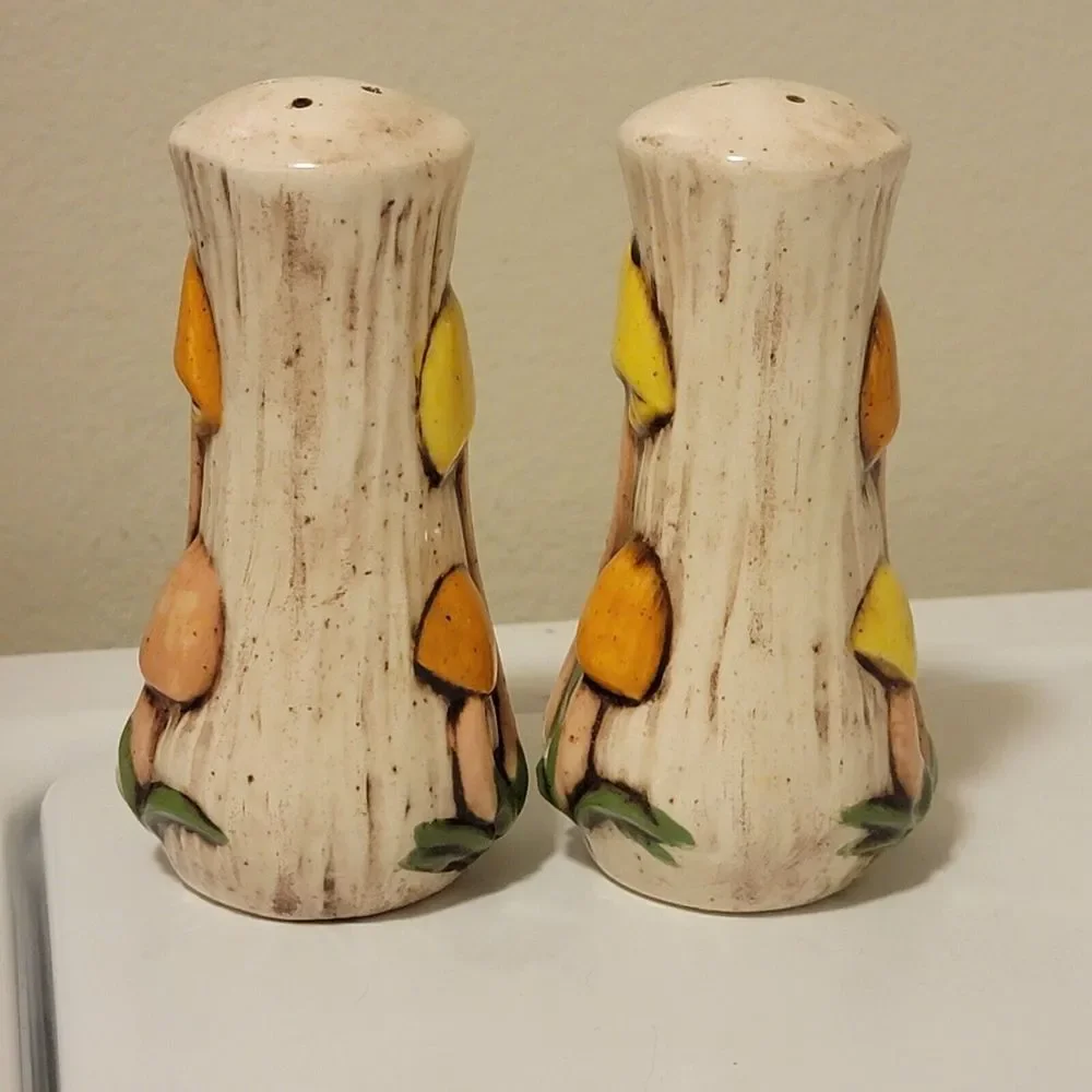Vintage 70s Ceramic Groovy Mushroom Salt & Pepper Shaker Set 4.5